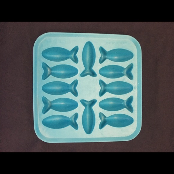 Two IKEA Candy Butter Water Molds Starfish Fish - Picture 6 of 8